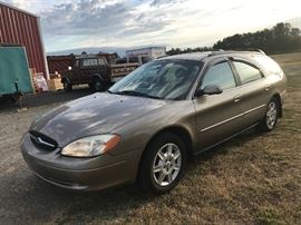 2002 Ford Taurus Wagon seats 7,  51K miles like new