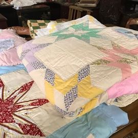 OVER A HUNDRED ANTIQUE QUILTS...