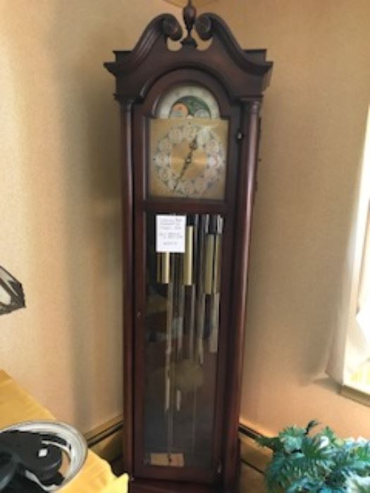 BEDFORD NH ESTATE SALE in Bedford, NH starts on 7/14/2017