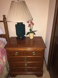 NIGHT STAND 