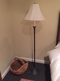 FLOOR LAMP