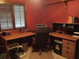 OFFICE DESK AND CHAIR 