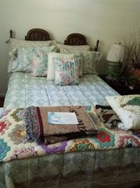 Beautiful hand stitched quilt, throw, bed