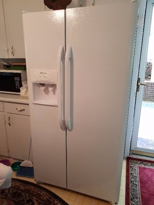 Like New, (approx. 2 years old) White Side by Side Digital Refrigerator