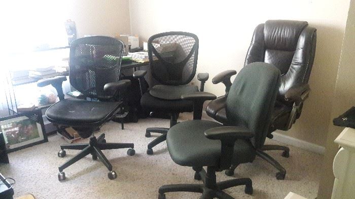 Office desk chairs 