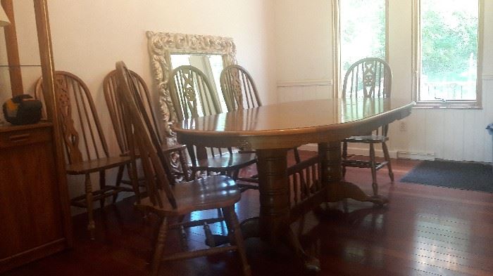 Dining table oa 8ft w leaves; 6 chairs