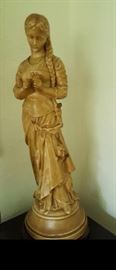 ANTIQUE PORCELAIN STATUE OF A WOMAN