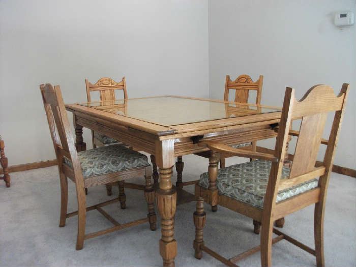 Oak Harvester Dining Table and Chairs