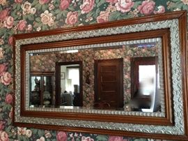 Mirrors & wall decor