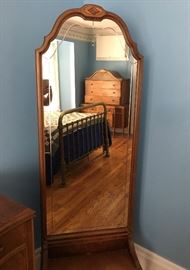 Antique bedroom furniture