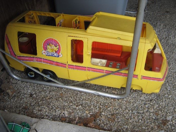 Barbie bus