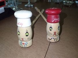 SALT & PEPPER SHAKERS