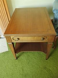 1-DRAWER END TABLE