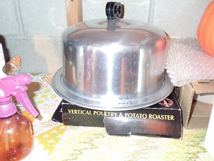 CAKE PAN WITH COVER