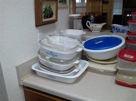 Large corning ware with lids 