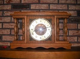 WOOD KEY WOUND MANTLE CLOCK