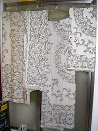 LACE TABLE CLOTH'S