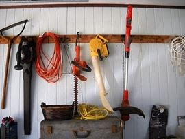 DUSTER, BLOWER HEDGE TRIMERS WEED EATER