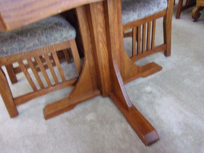 Mission style Dining room table with two leaves, 6 chairs, gear system with lock close