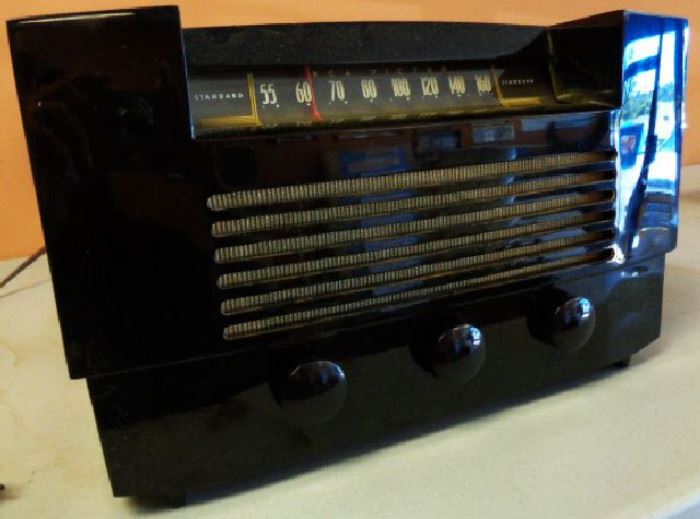 Vintage RCA Victor- Model RC1038A