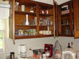 Glassware, small kitchen appliances