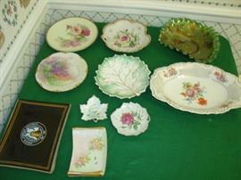 Carnival glass, various vintage plates and serving platters