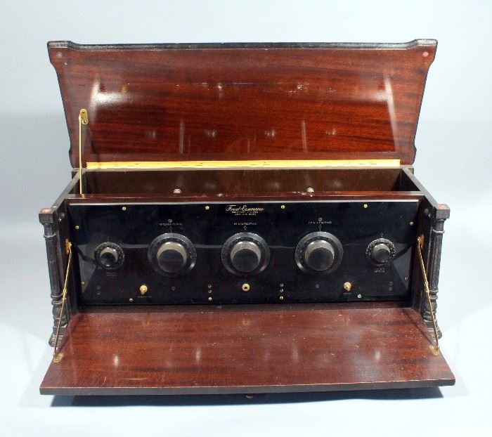 1920's Freed-Eisemann Model NR-20 Neutrodyne 3 AM Circuit Broadcast Receiver, 32"W x 12.5"H x 12.5"D