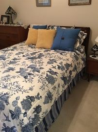 Mid Century Full size Bed