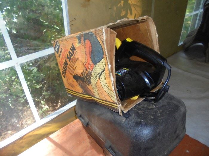 Electric chainsaw (unused)