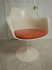 Eero Saarinen Tulip Chair for Knoll Vintage Retro Tulip Chair 