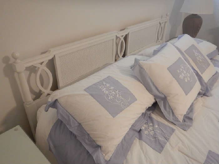 Shabby Chic King Size Bed (Headboard Close Up)