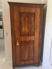 BiedermeierArmoire