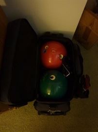 Brunswick Bowling Balls with Rolling Carrier