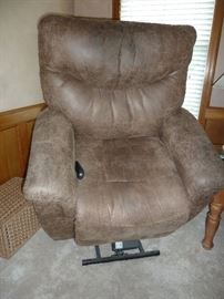 Bomber lift reclining chair