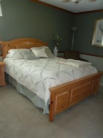 Queen Broyhill Fontana pine headboard/footboard, Queen mattress & box spring, 