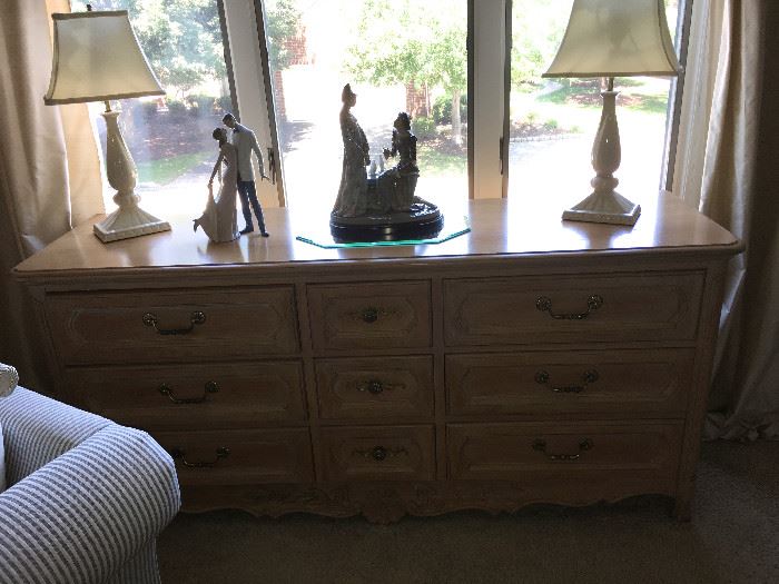 LARGE, DRESSER, LAMPS AND LLADRO PIECES