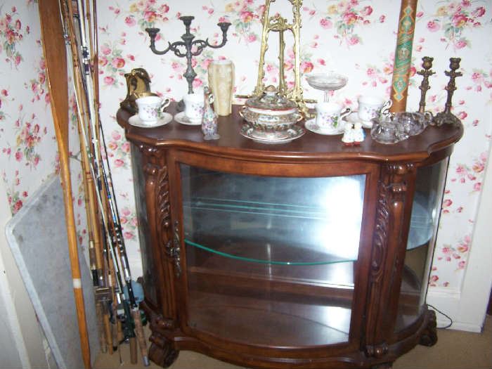 LIGHTED DISPLAY CABINET & SMALLS