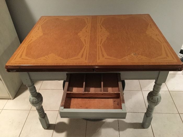 Metal top 1950's kitchen table in near mint condition