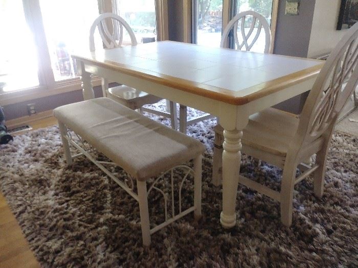 kitchen table/bench and chairs