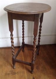 Turned leg wood table or plant stand