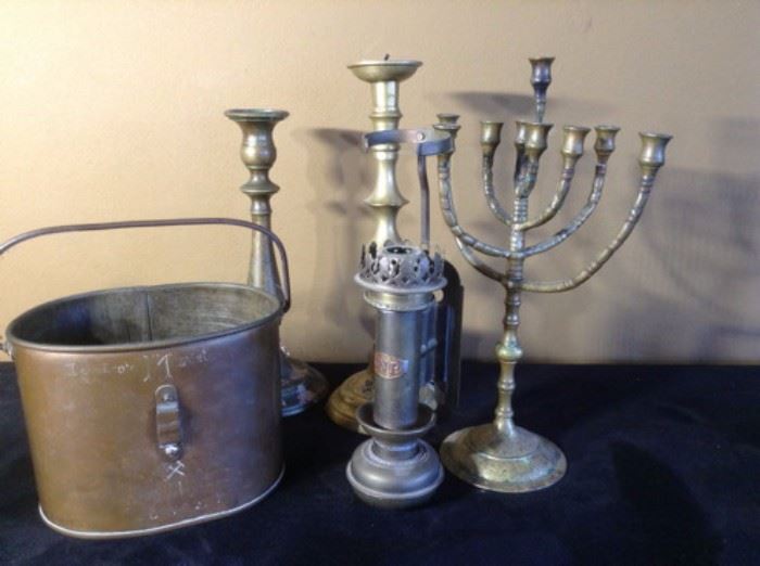 Candle holders and other metal home decor items