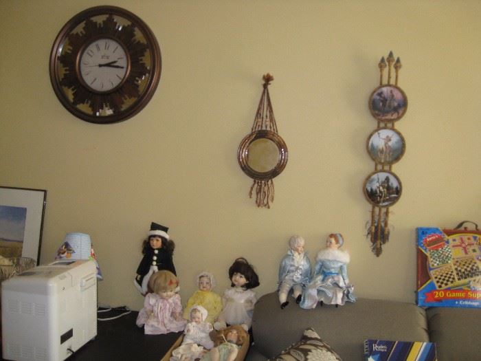 Various vintage and new dolls