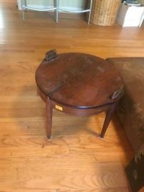 #21 19 round and 14 stooll table mid century $120