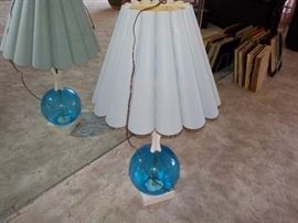 Vintage pair of lamps