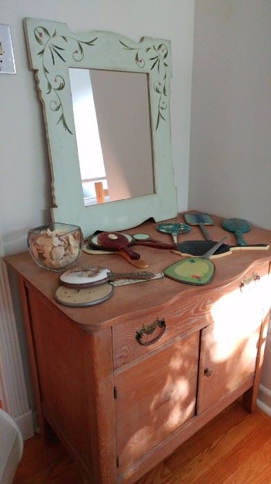 wash stand with hand mirror collection