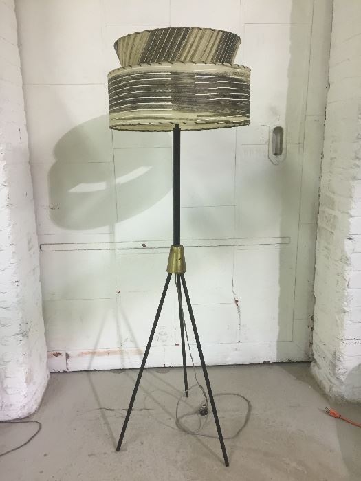 Awesome Mid-Century floor lamp