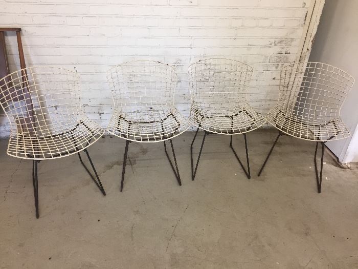 Set of four Bertioa Knoll side chairs
