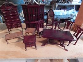 Doll house minitures