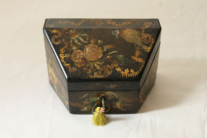 lacquer box