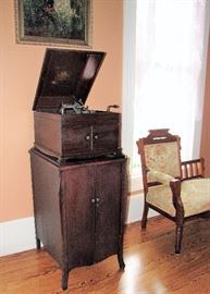 1916 Victrola VV-IX serial # 279212G very good condition and in working order. upper table top model with lower storage cabinet. lower cabinet has 78 albums (sold separately) $600 